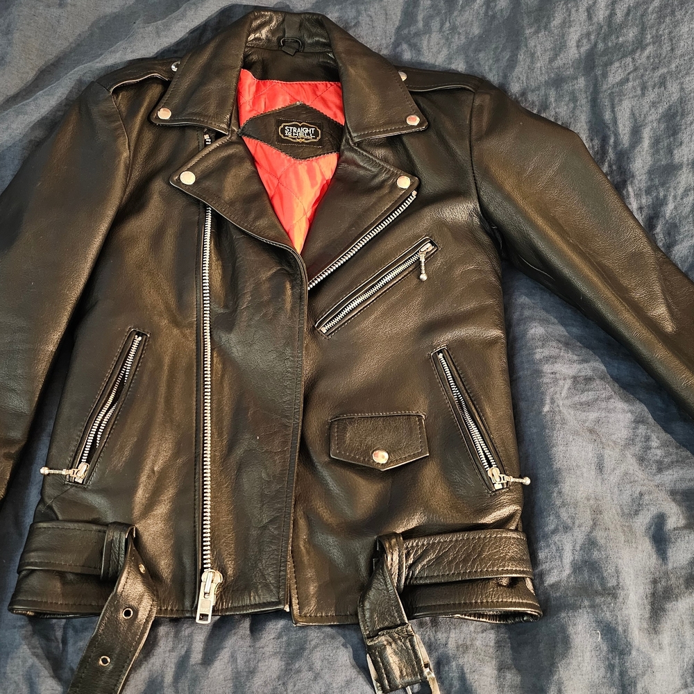 Straight To Hell: Comando Classic Black Leather B… - image 1